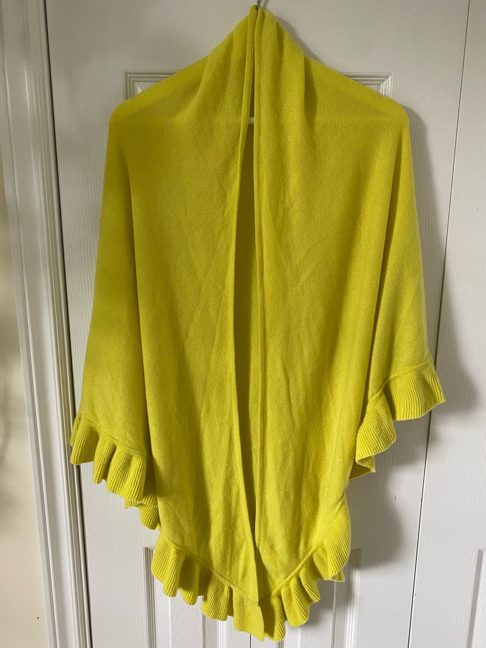 Christian Berg 100% Cashmere Citron Yellow Ruffle Edge Cape Knit Wrap O/S